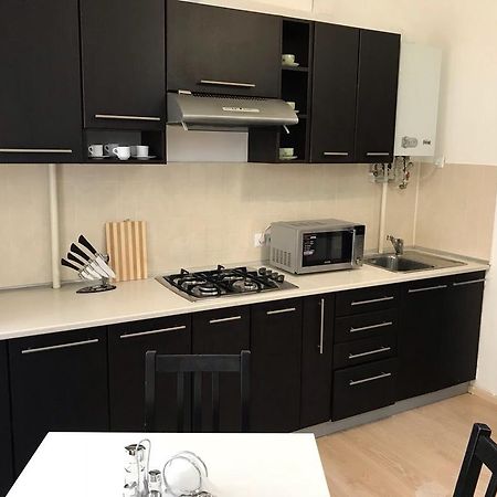Gil Apartments, Квартира Студия В Самом Центре Пл Петефи 乌日霍罗德 外观 照片