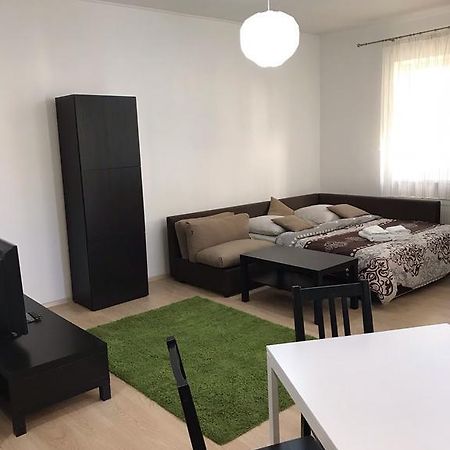 Gil Apartments, Квартира Студия В Самом Центре Пл Петефи 乌日霍罗德 外观 照片