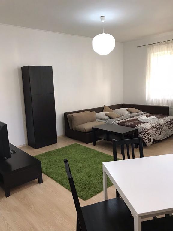 Gil Apartments, Квартира Студия В Самом Центре Пл Петефи 乌日霍罗德 外观 照片