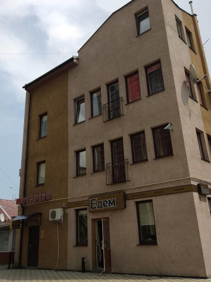 Gil Apartments, Квартира Студия В Самом Центре Пл Петефи 乌日霍罗德 外观 照片